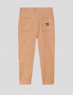 PANTALÓN TOMMY JEANS BAXTER PLEATED PANT BROWN