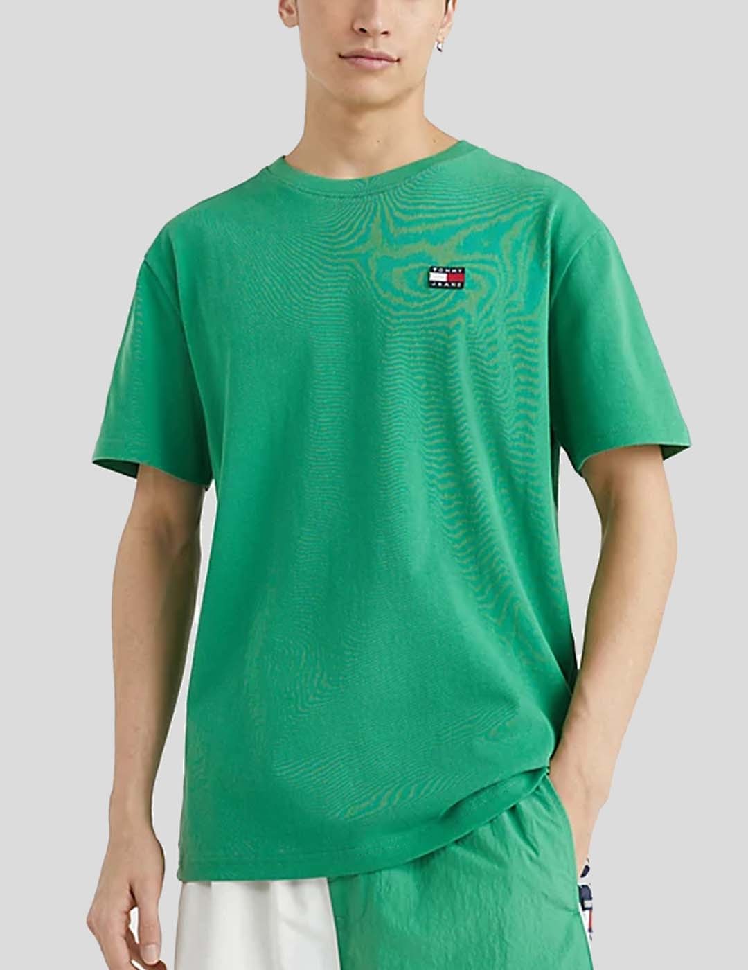 CAMISETA TOMMY JEANS CLASSIC SMALL BADGE TEE  GREEN