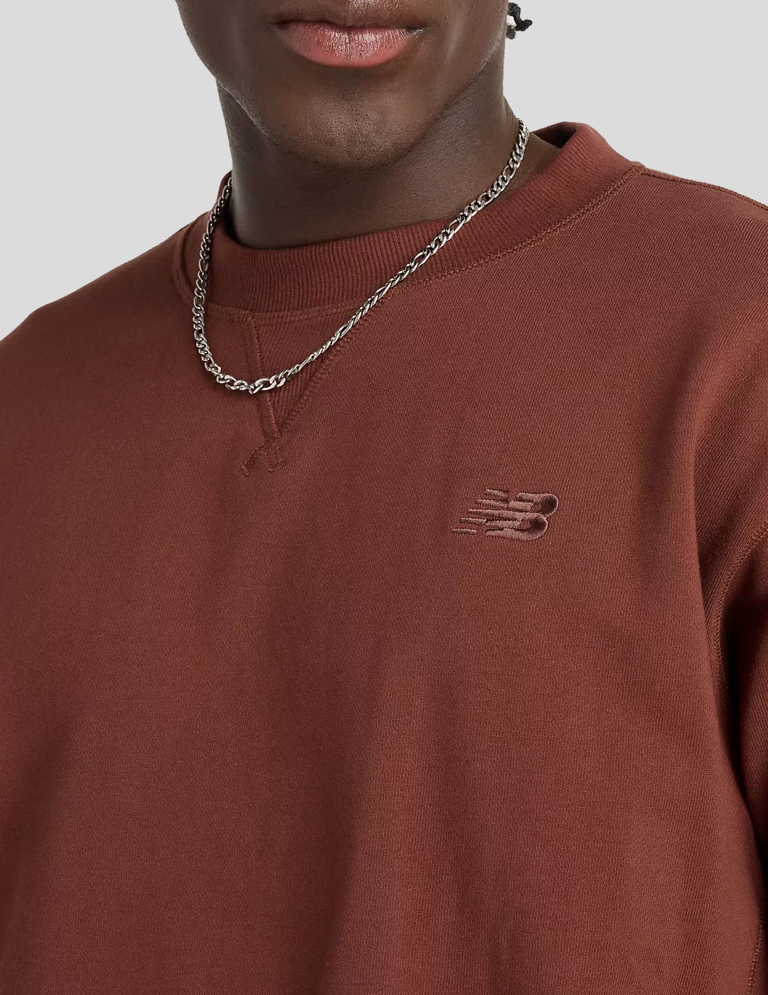 SUDADERA NEW BALANCE ATHLETICS FRENCH TERRY CREW  RICH OAK 