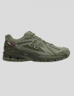 ZAPATILLAS NEW BALANCE 1906R PRIMALOFT DARK OLIVINE-SILVER METALLIC