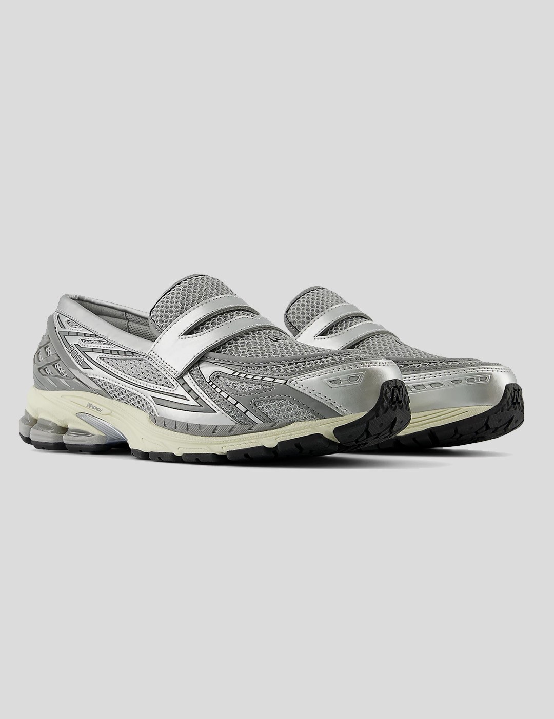 ZAPATILLAS NEW BALANCE 1906R  METALLIC-SILVER