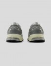 ZAPATILLAS NEW BALANCE 1906R  METALLIC-SILVER