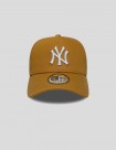 GORRA NEW ERA MLB LEAGUE ESSENTIAL NY YANKEES 9FORTY  BEIGE