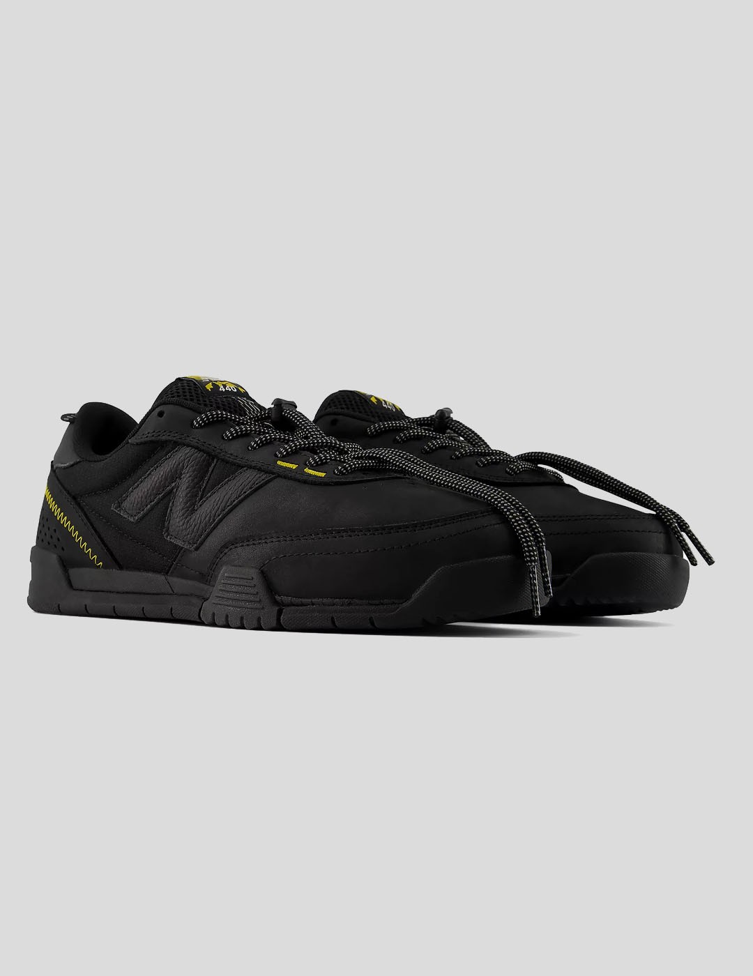 ZAPATILLAS NEW BALANCE NUMERIC 440 LOW TRAIL BLACK